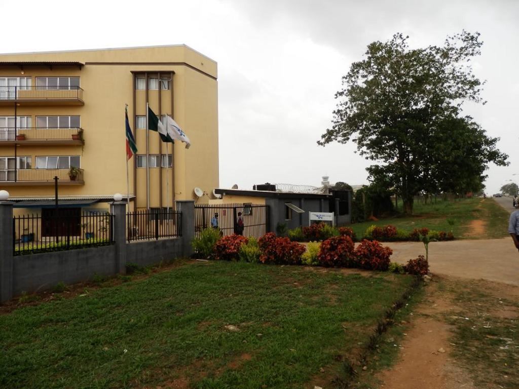 Blue Lodge Hotel Lagos Exterior photo